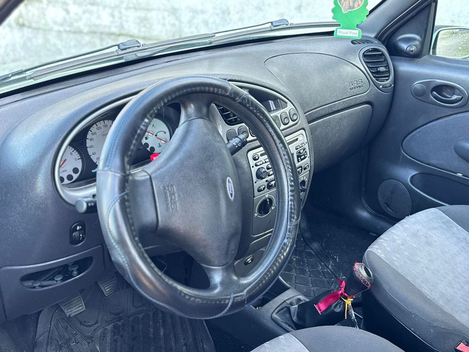 Ford fiesta 2001