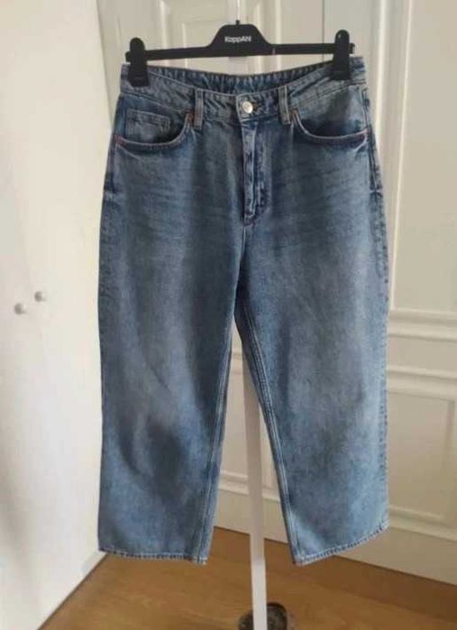 Niebieskie jeansy Monki rozmiar L