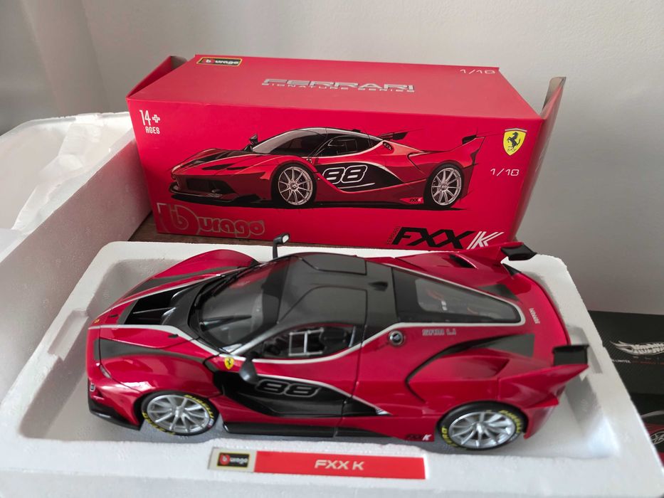Ferrari FXX K 1:18 Burago Signature