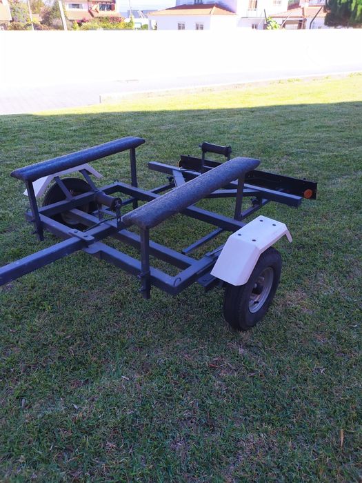 Atrelado para barco pequeno, em óptimo estado