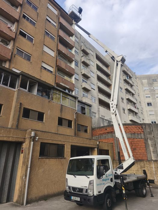 Aluguer Plataforma Elevatória 20metros