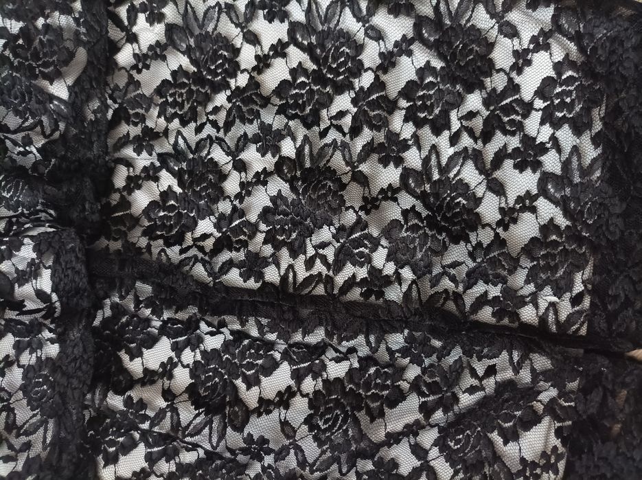 Sukienka koronkowa M