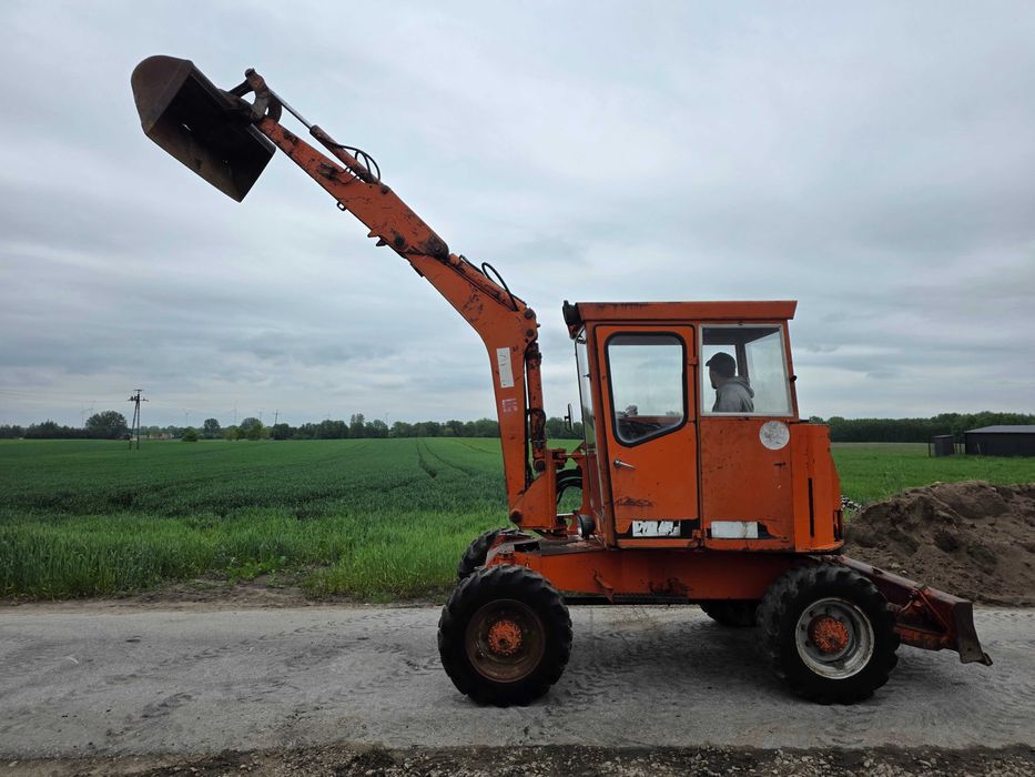 Koparka kołowa Schaeff waga 5500 kg   chwytak z rotatorem
