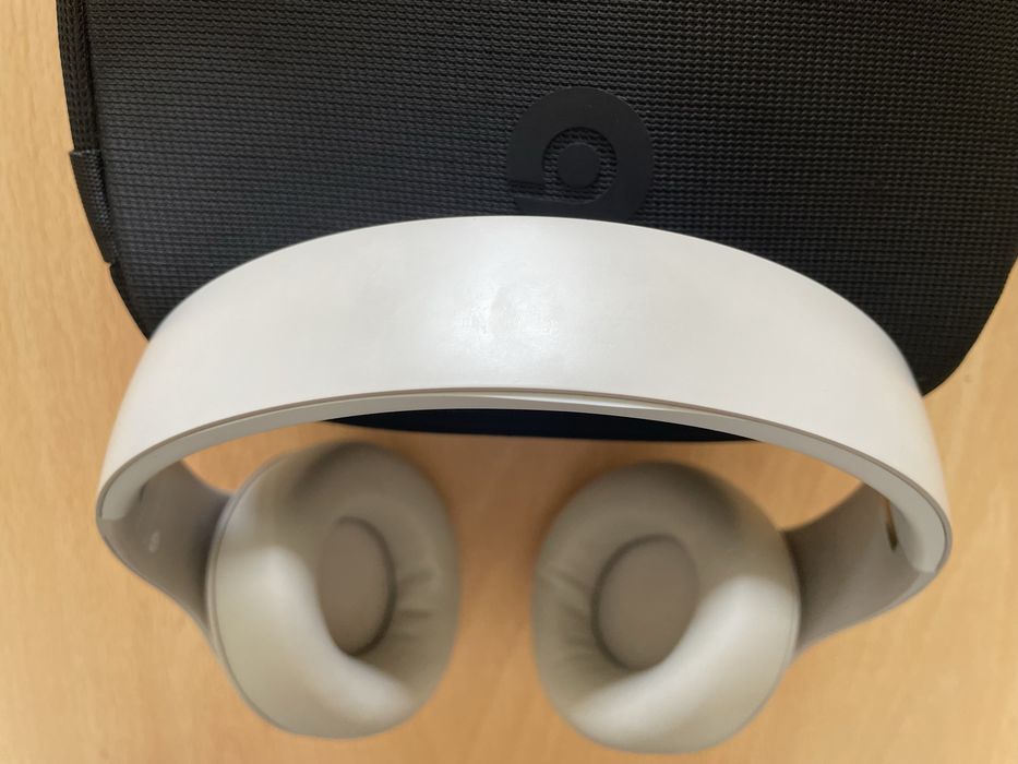 Apple Beats Studio Pro Wireless como novo