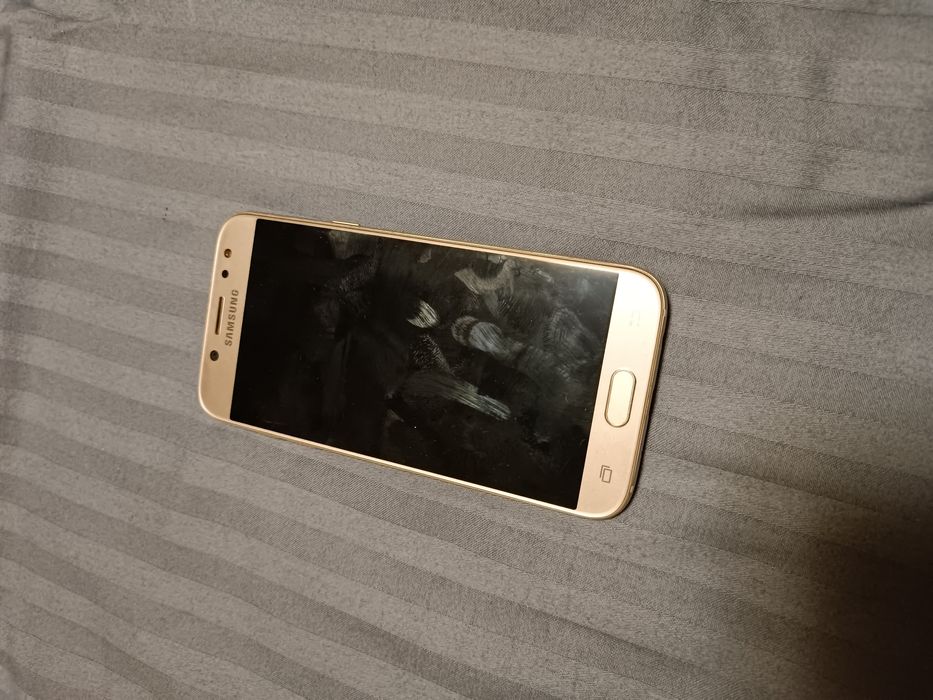 Мобильный телефон Samsung Galaxy J5 (2017) J530 Gold