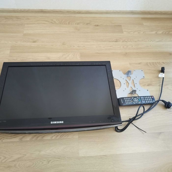 Samsung LE26C450E1W Б/У