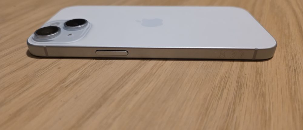 iPhone 15 128GB biały. Stan idealny.