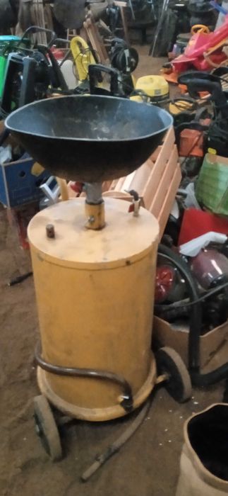 Zbiornik do zlewania oleju