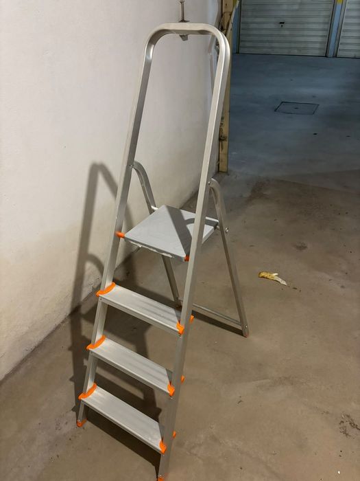 Escada portátil
