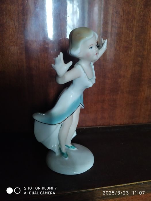 Статуэтка привезена из Германии.