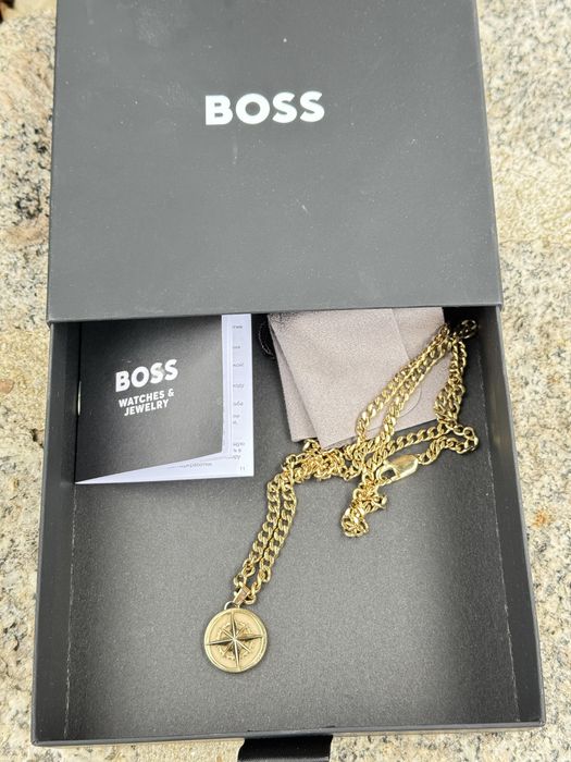 Colar masculino Boss
