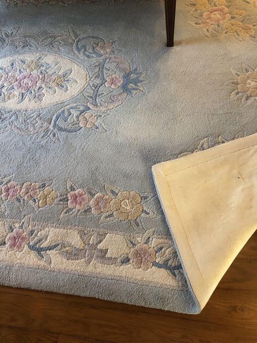 Grande carpete, de excelente qualidade