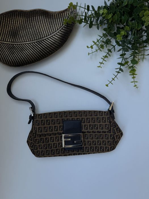 Сумка багет Fendi