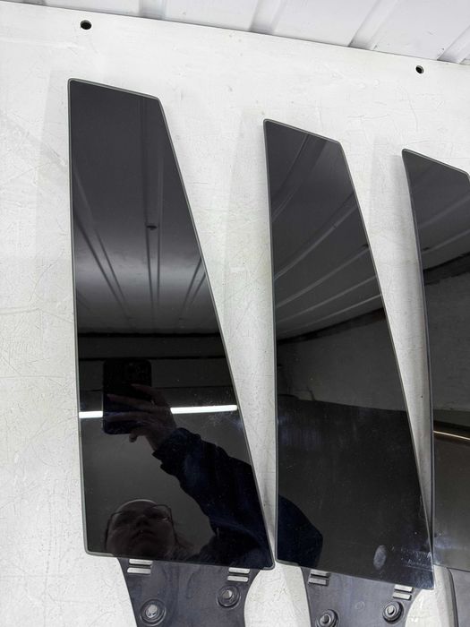 Накладка центральної стійки права ліва  Tesla Model S накладка стійки Тесла Еска