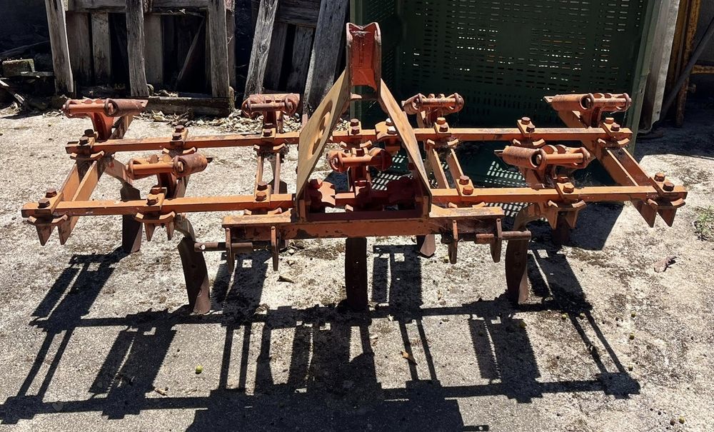 Escarificador Galucho 7 bicos e arado 1.50m