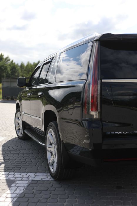 Cadillac Escalade ESV Luxury AWD 2015