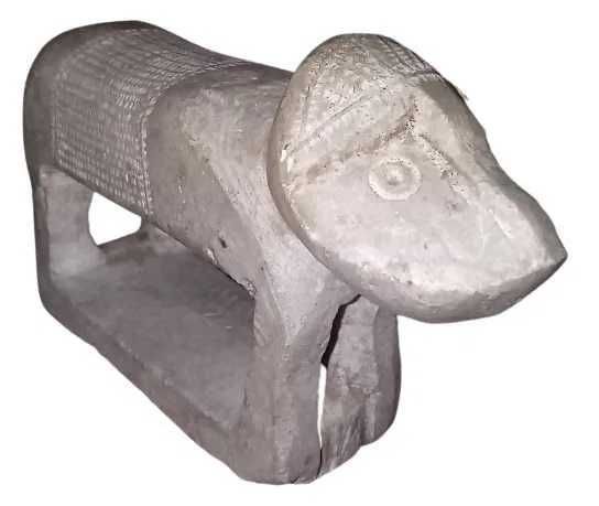 Esculturas em pedra e barro