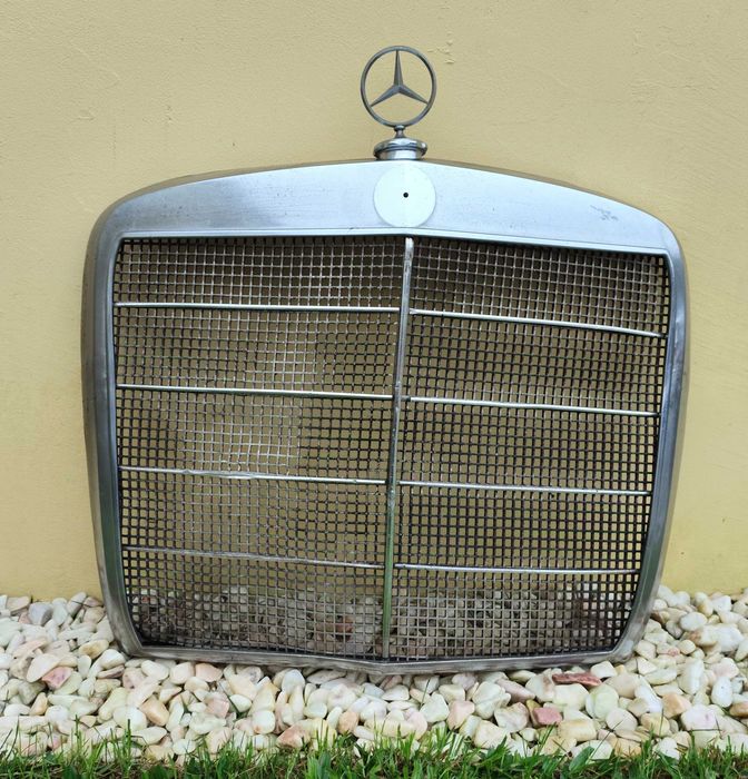 Grelha Mercedes   W108 280SE W109 300SE