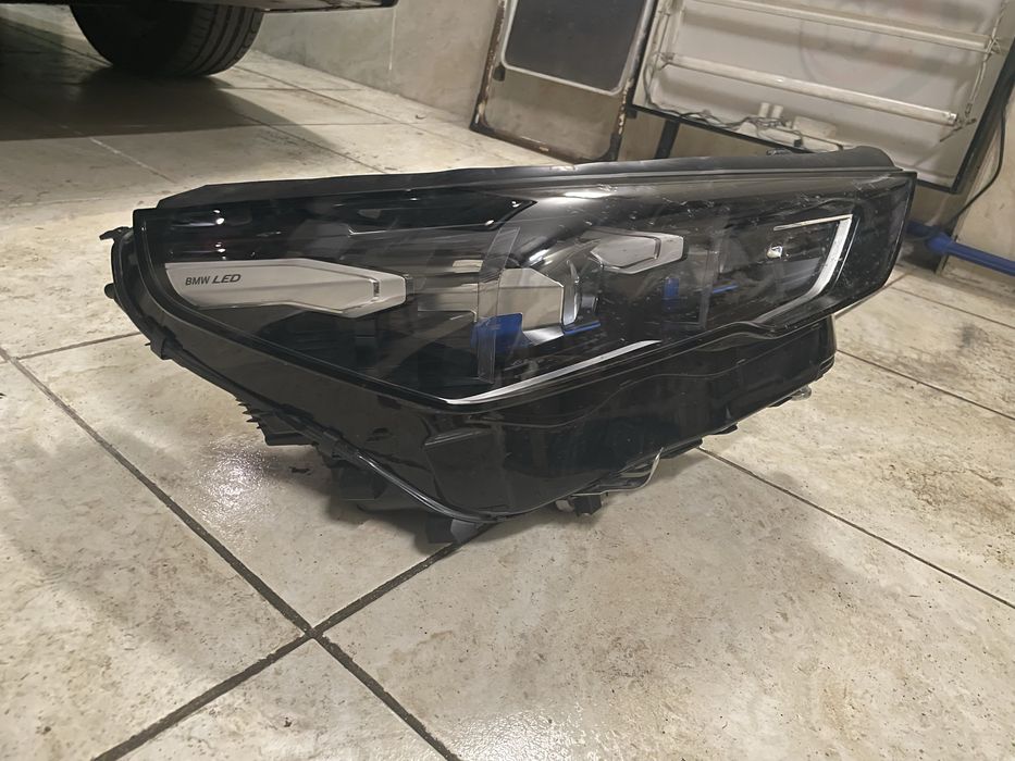 Farol BMW serie 5 G60/G61