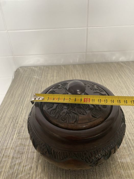 Madeira africana esculpida à mão vintage