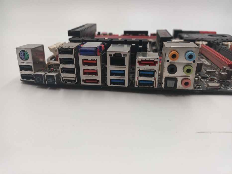 Płyta główna ASUS ROG Rampage Extreme IV + procesor Intel i7-3820