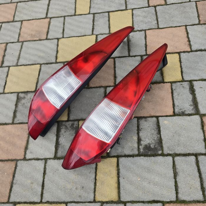 Задні ліхтарі стопи Ford Mondeo mk3 1S7113405 1S7113404