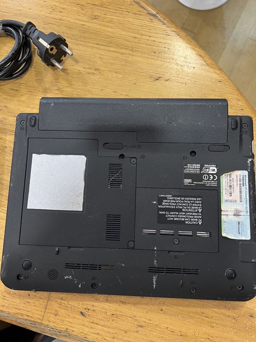 Computador portátil Toshiba NB200