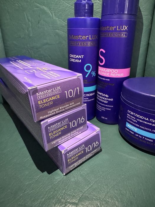 Master Lux Тонуюча фарба тонер, освітлюючи пудра , шампунь, крем окисл