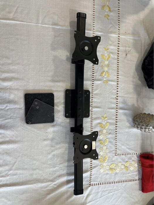 Suporte de monitores com fixaçao na parede