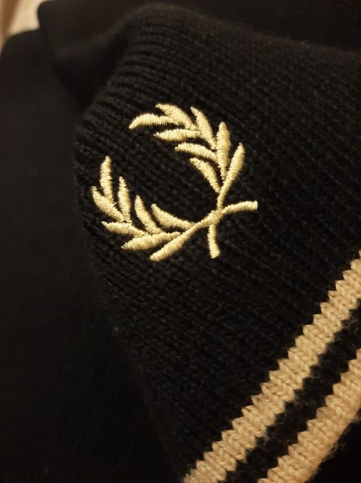 Cachecol preto Fred Perry original. Novo.
