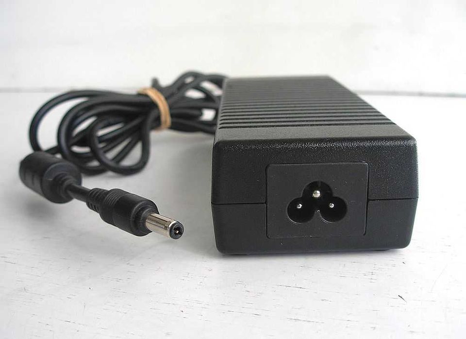Блок питания для ноутбука 18,5В / 6,5А / 120Вт