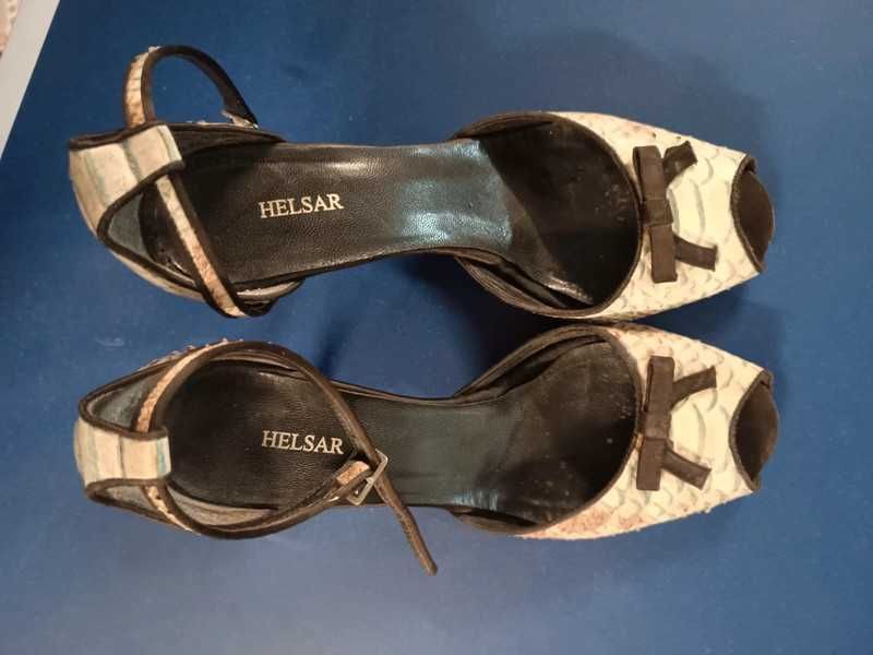 Sandálias salto alto