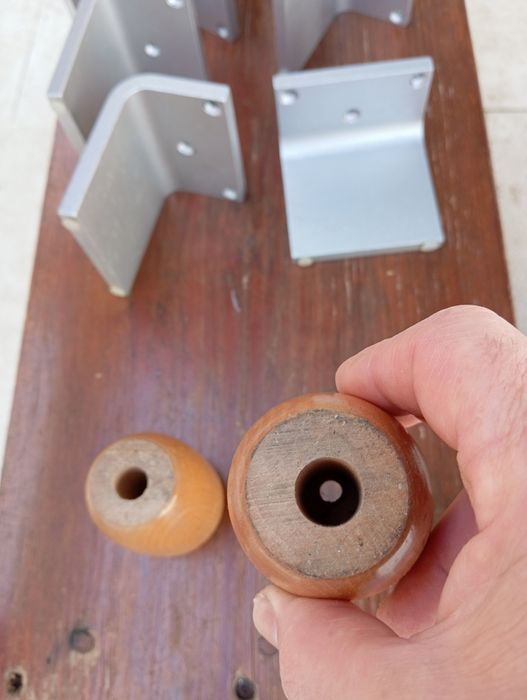 Pés de sofá / armário