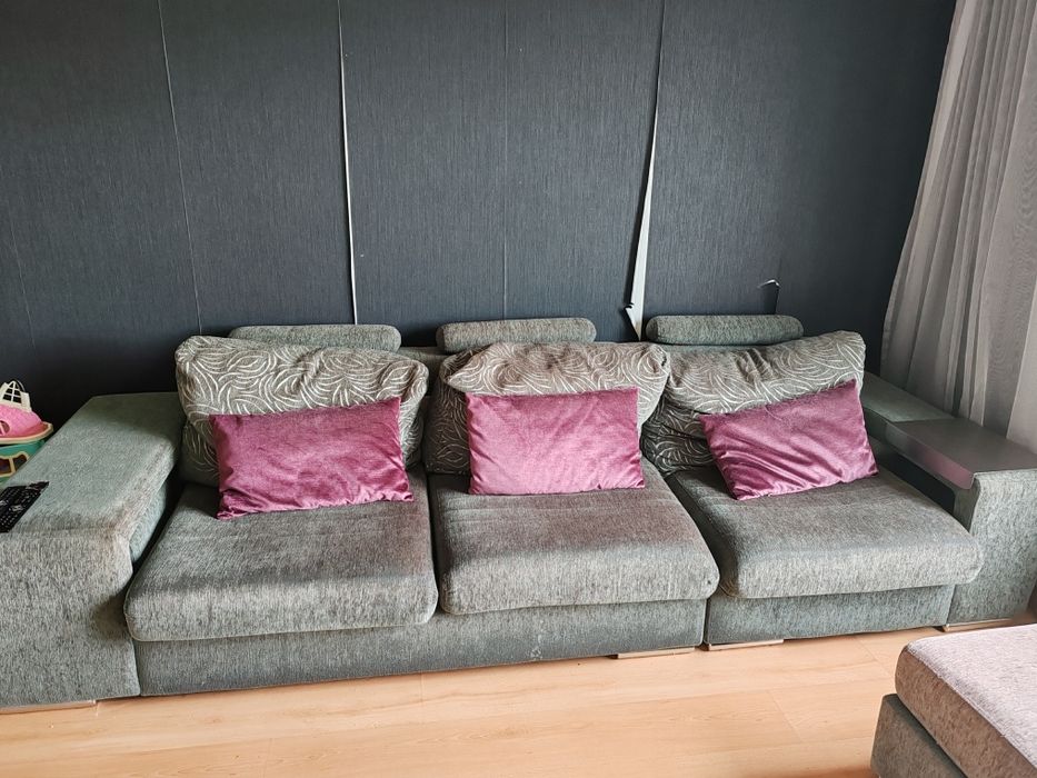 Sofá 3 lugares mais um puof