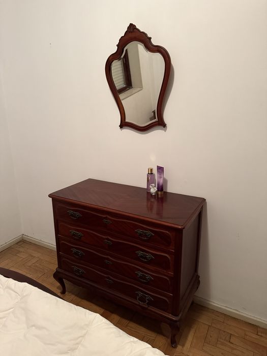 Mobilia de quarto em madeira