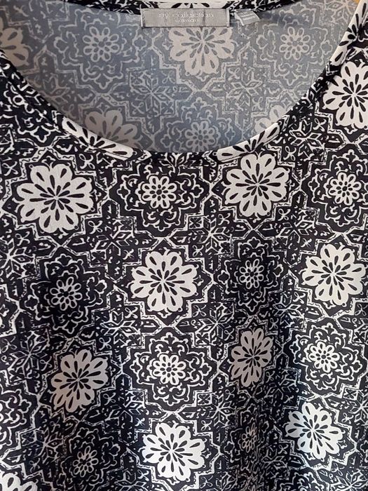 Śliczna bluzka z wyciętymi ramionami