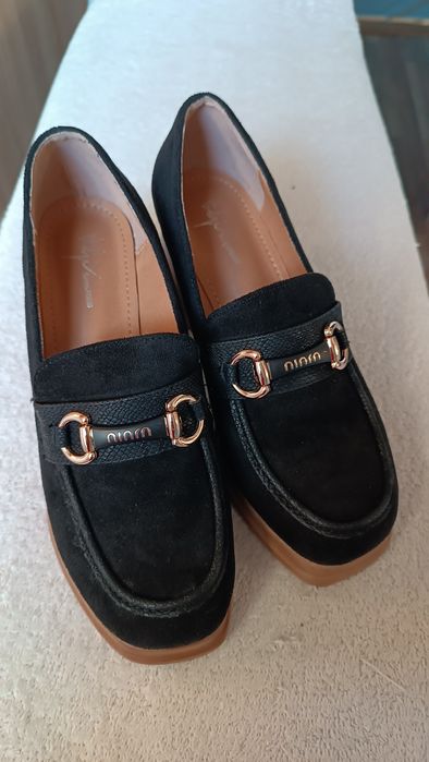 Mokasyny na słupku nowe