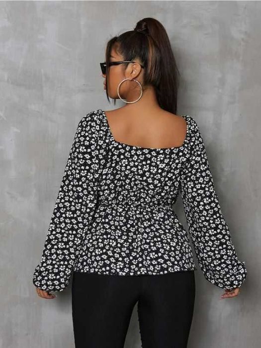Czarna bluzka w drobne kwiatki z kwadratowym dekoltem Shein r 52/54
