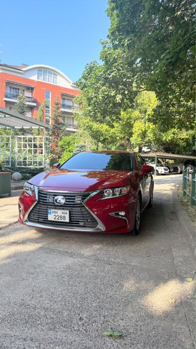 Lexus es Гибрид 2016год
