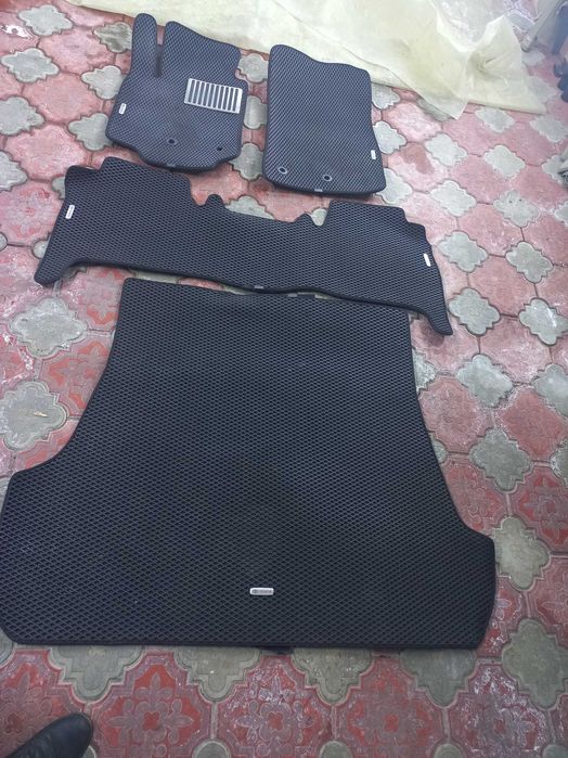 Комплект ковриков EVA на Toyota LC-200