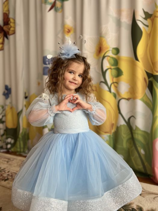 Прокат суконь і карнавальних костюмів. Рівне. Центр.