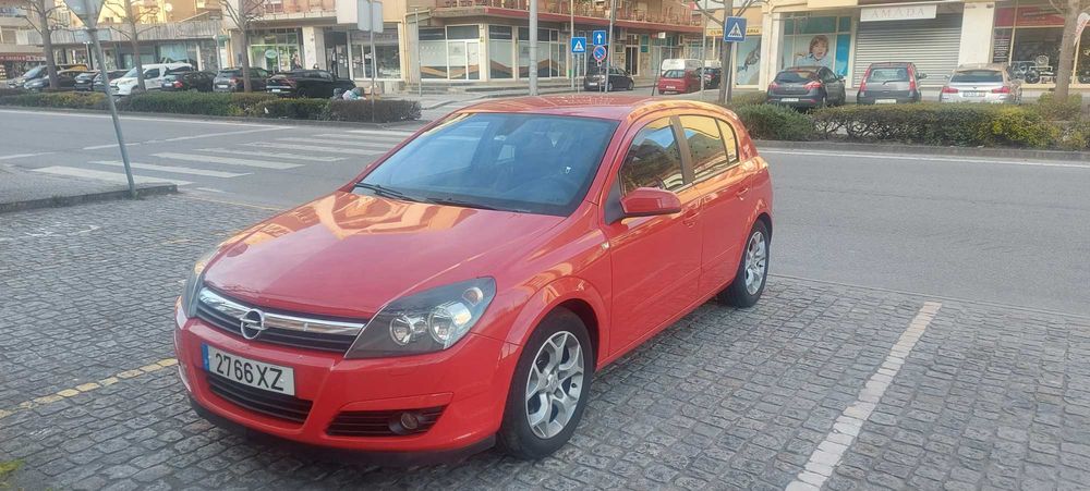 Opel Astra 1.4 Cosmo (2004) – Excelente Estado, Fiável e Pronto a Circular