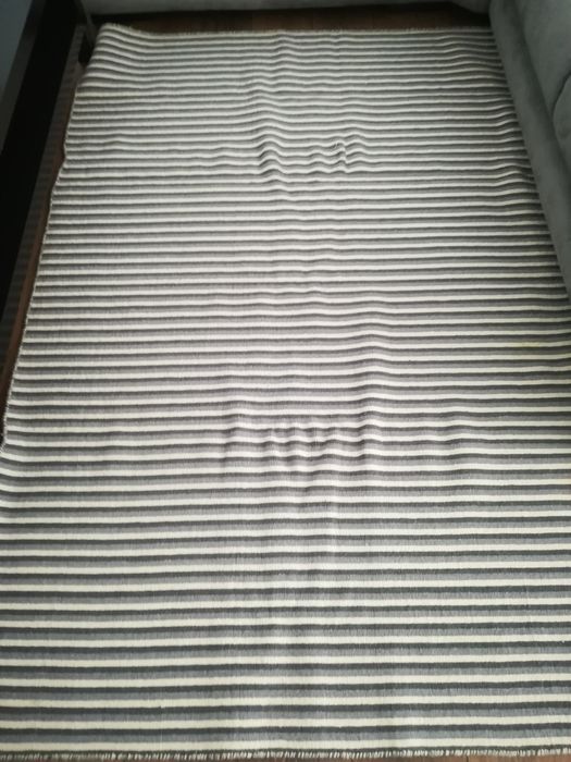 Tapete com 133 X 195 cm.