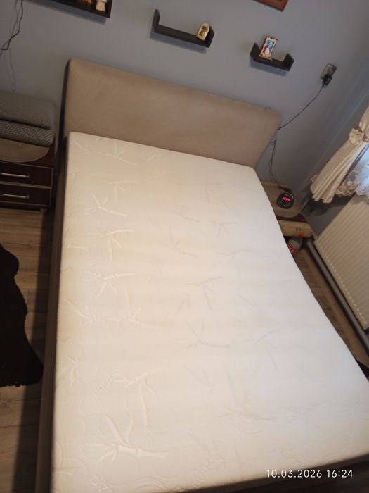 Łóżko z materacem 140x200