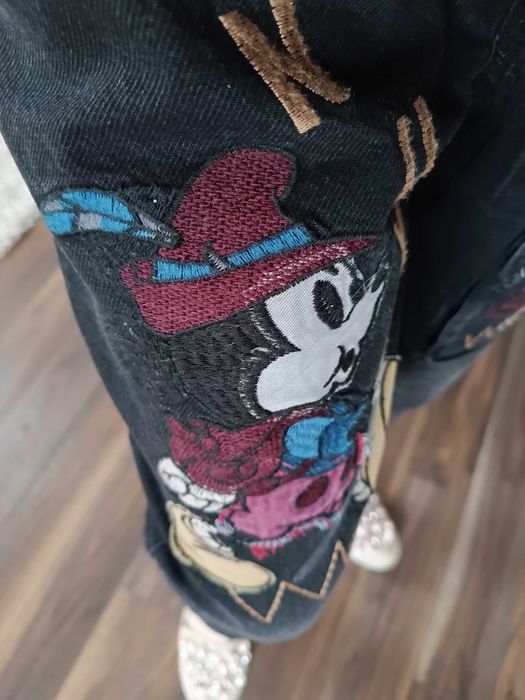 Spodnie jeansowe balony z kieszenią z Myszką Mickey