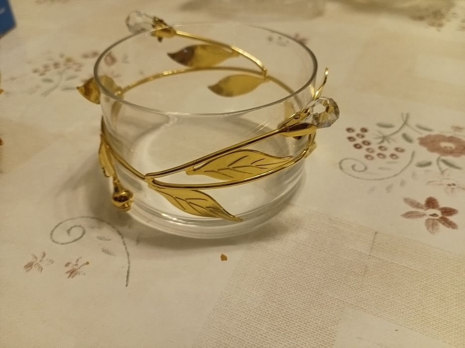 Frasco dourado com cristais austríacos