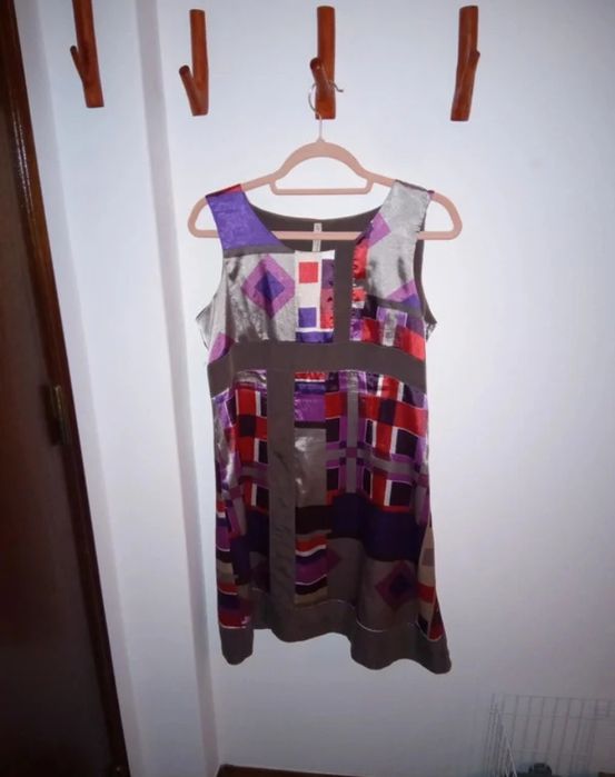 Vestido reto de cavas, tipo cetim, M Throttleman