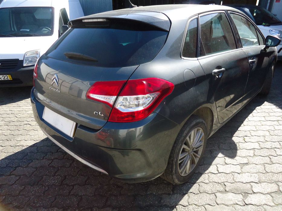 Citroen C4 1.6 Hdi 90cv VTR (9HP) de 2012, só ás peças