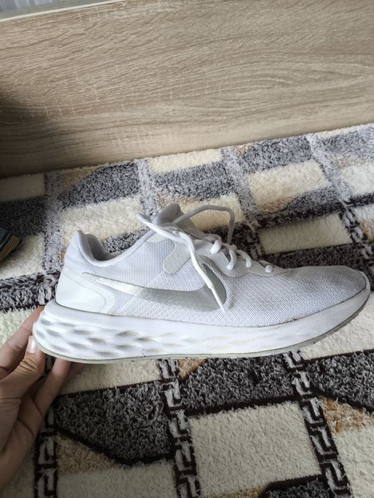 Кросівки найк. . .