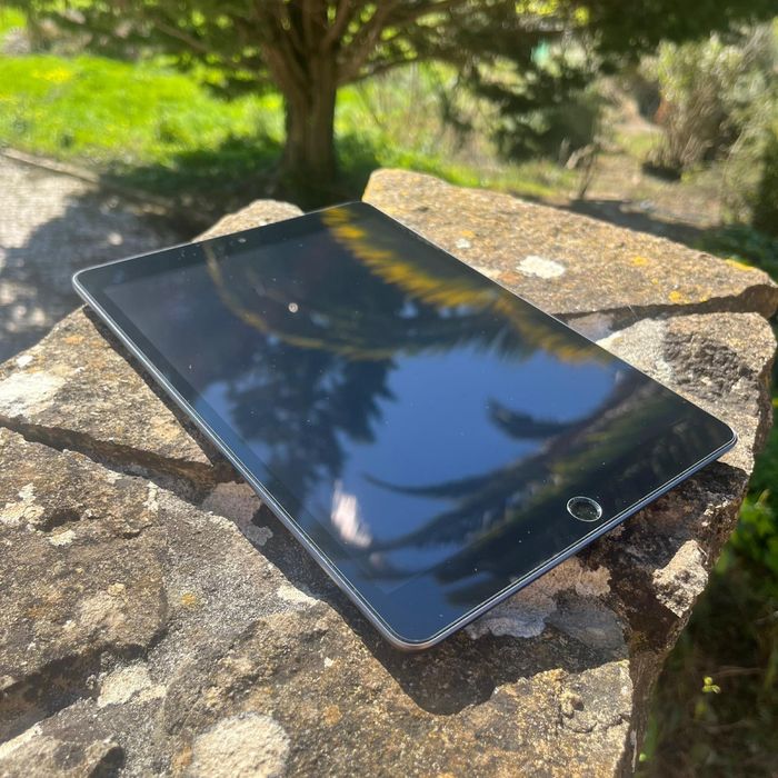 Ipad 9 geração(2021) 64gb + Capa c/teclado + Caneta + Carregador